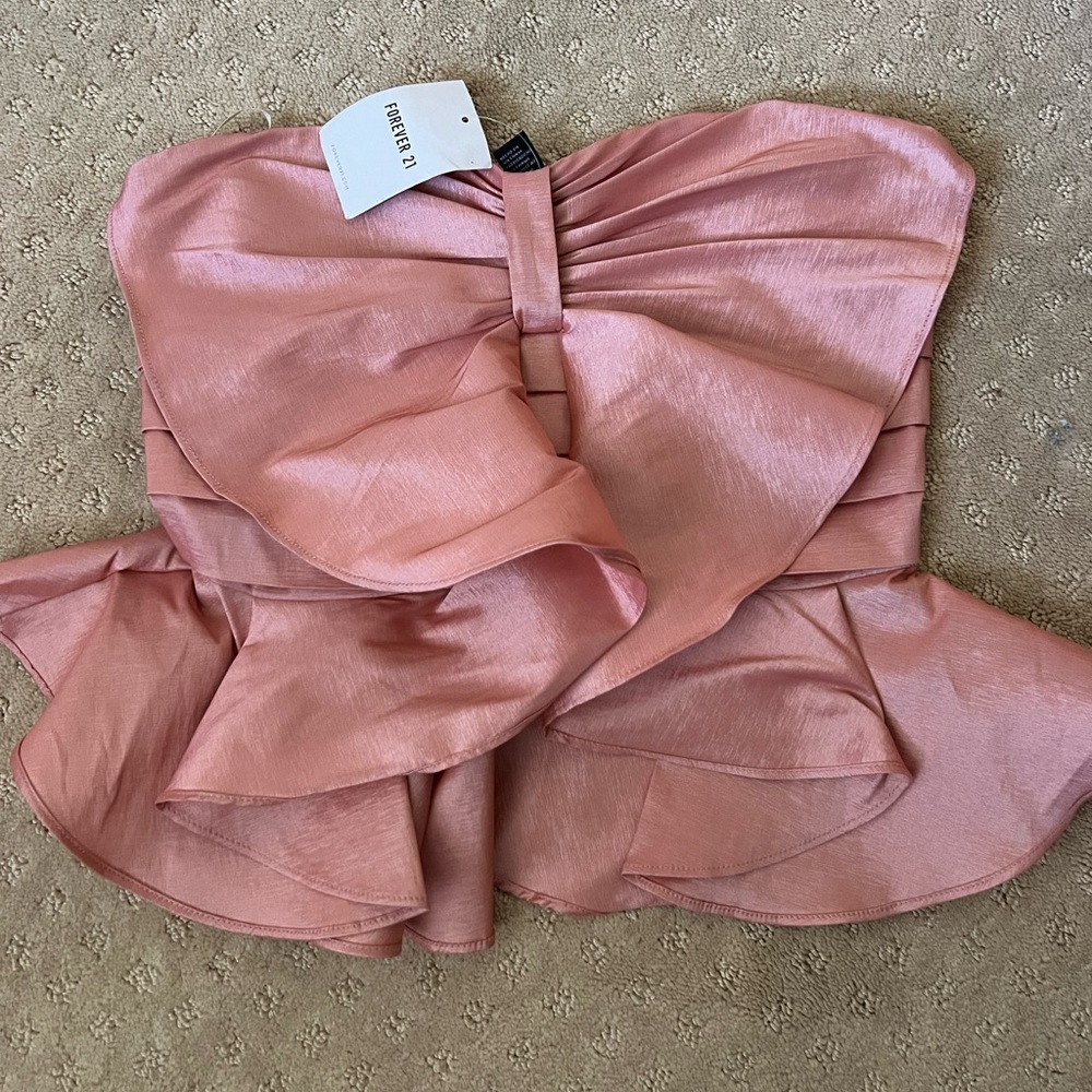 The cutest pink/ peach top